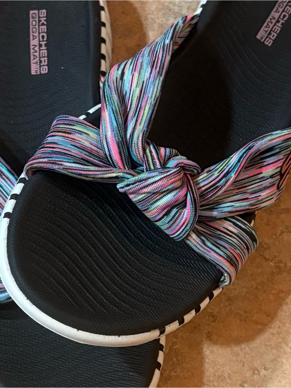 Skechers Goga Mat Sandals/ Slides Size 9 NWOT - Picture 5 of 8